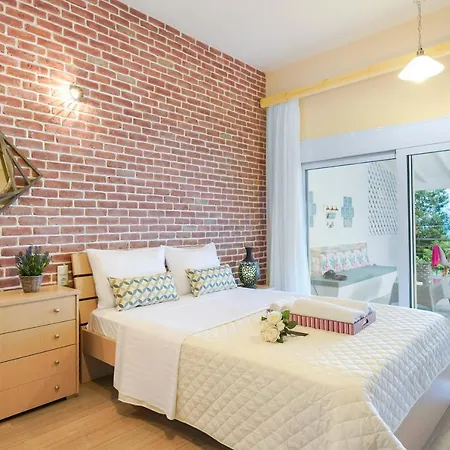 Golden Beachside Terrace Apartment Chrysi Ammoudia