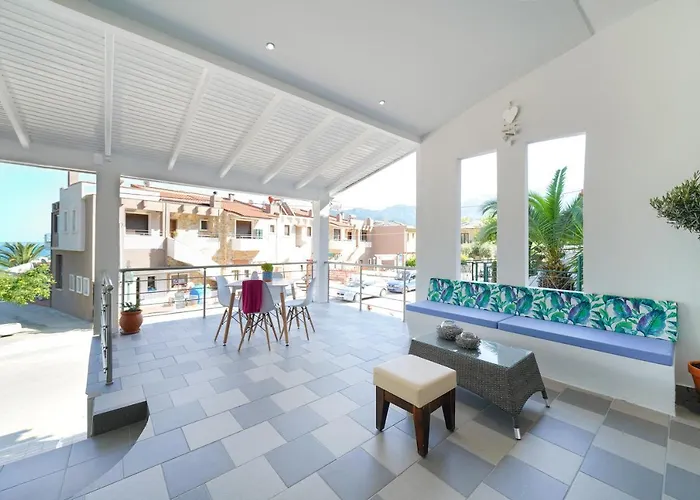 Golden Beachside Terrace Chrisi Ammoudia